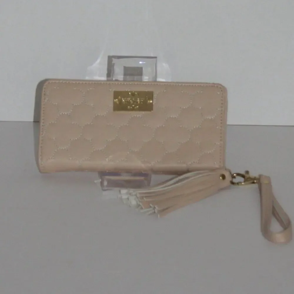 Nanette Lepore Charging Wristlet RFID Protection Power Bank iPhone Android